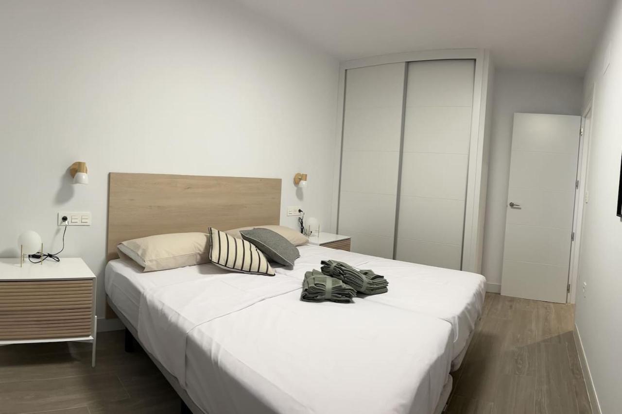 Apartamentos Breton 17 Suite Familiar Аликанте Экстерьер фото