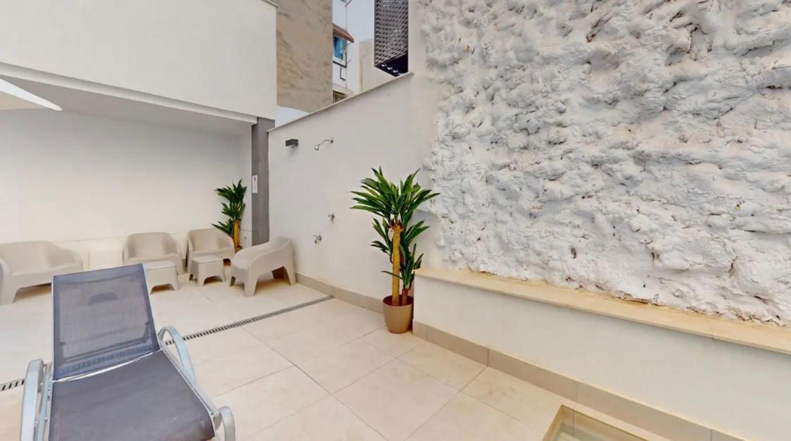 Apartamentos Breton 17 Suite Familiar Аликанте Экстерьер фото